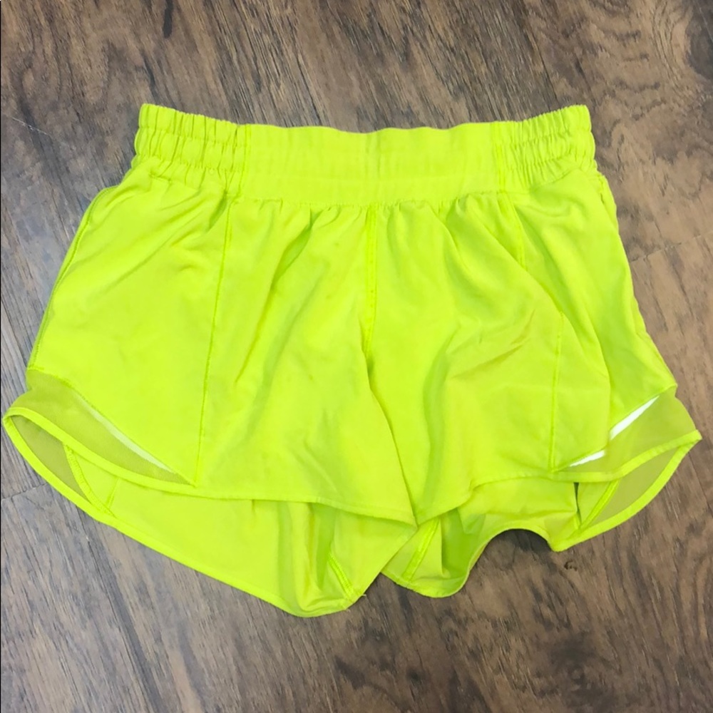 Lululemon Hotty Hot shorts-4” inseam